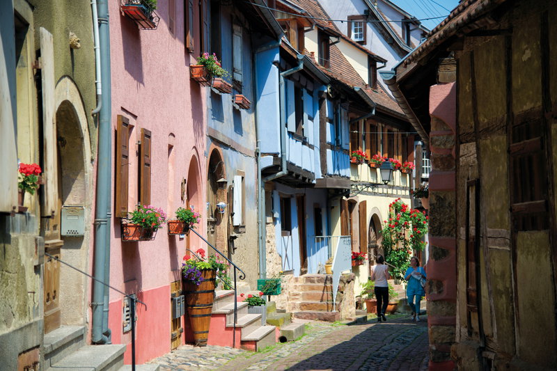 Professional vacation photoshoot in Riquewihr & the Alsace Wine Route, France