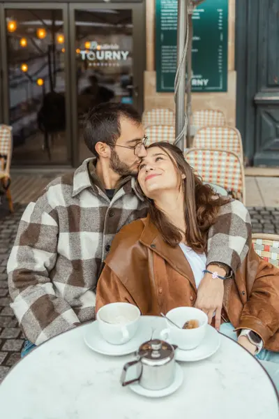 Couples photoshoot in Bordeaux by Anais K