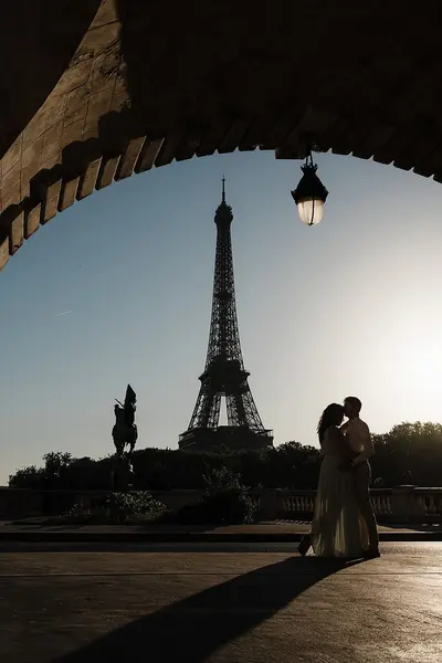 Couples photoshoot in Paris by Aurélie B