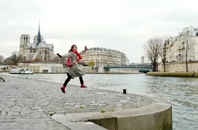 Solo Portrait photoshoot in Paris by Michi N