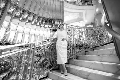 Solo Portrait photoshoot in Paris by Michi N