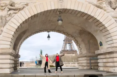 Family photoshoot in Paris by Michi N