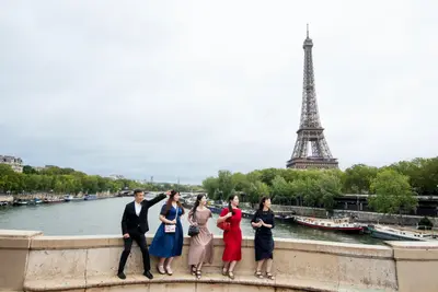 Family photoshoot in Paris by Michi N