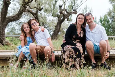 Family photoshoot in Hyères by Sarah V