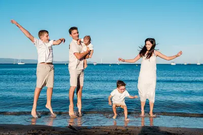 Family photoshoot in Hyères by Sarah V