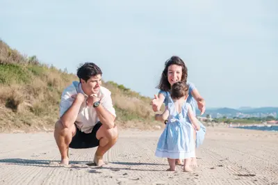Family photoshoot in Hyères by Sarah V