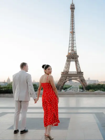 Engagement photoshoot in Paris by Alexandre I
