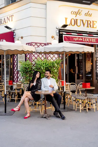 Couples photoshoot in Paris by Alexandre I