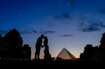 Engagement photoshoot in Paris by Alexandre I
