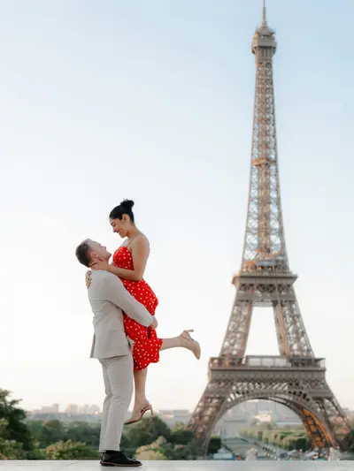 Engagement photoshoot in Paris by Alexandre I