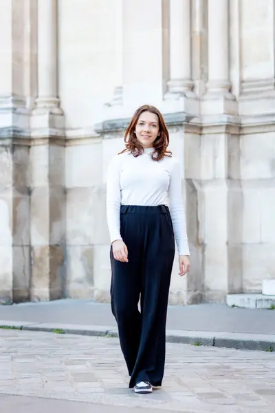 Solo Portrait photoshoot in Paris by Amandine A