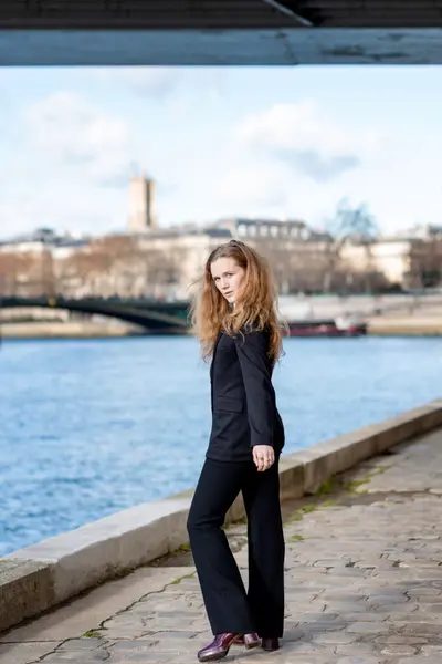 Solo Portrait photoshoot in Paris by Amandine A