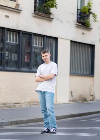 Solo Portrait photoshoot in Paris by Amandine A