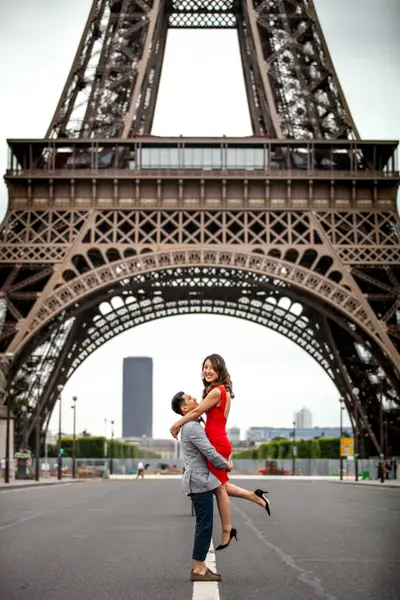 Couples photoshoot in Paris by Joseph J