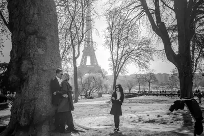 Family photoshoot in Paris by Joseph J