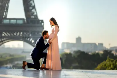 Maternity photoshoot in Paris by Joseph J