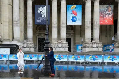 Elopement photoshoot in Paris by Joseph J