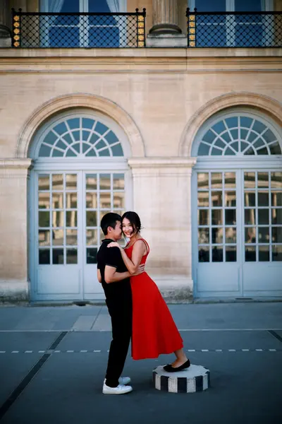 Couples photoshoot in Paris by Katerina P