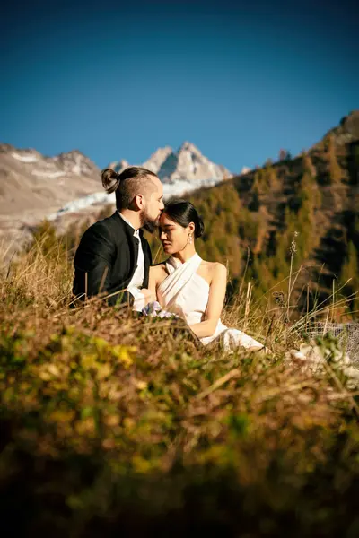 Wedding photoshoot in Chamonix by Julien Z