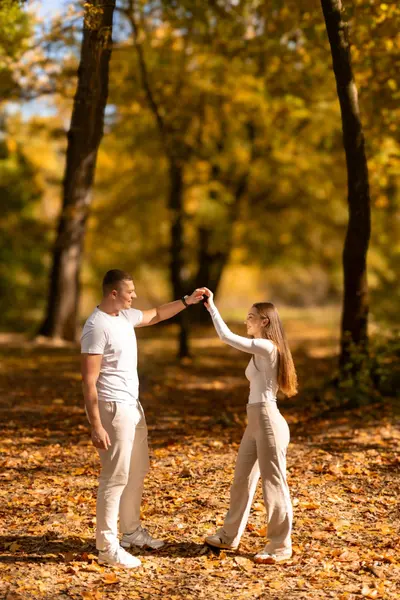 Couples photoshoot in Aix-en-Provence by Robin G