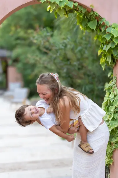 Family photoshoot in Aix-en-Provence by Robin G