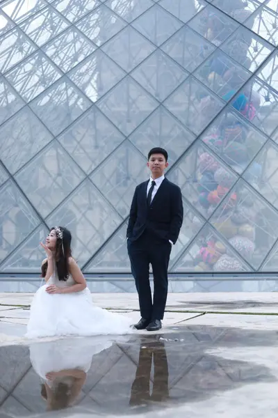 Elopement photoshoot in Paris by May M