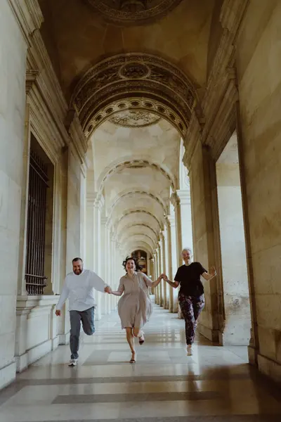 Friends Trip photoshoot in Paris by Anna D