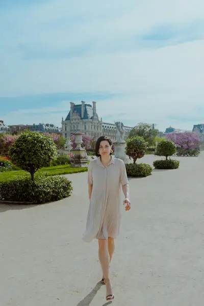 Solo Portrait photoshoot in Paris by Anna D