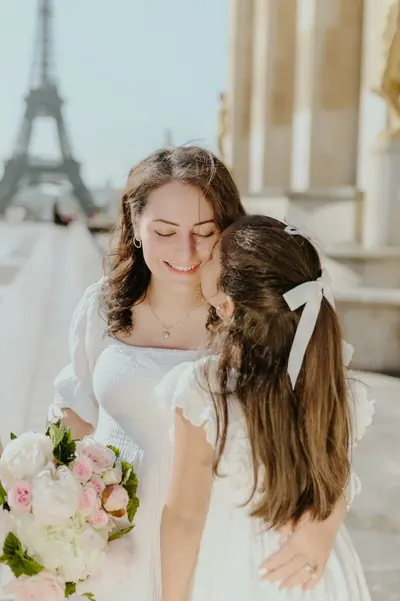 Family photoshoot in Paris by Anna D