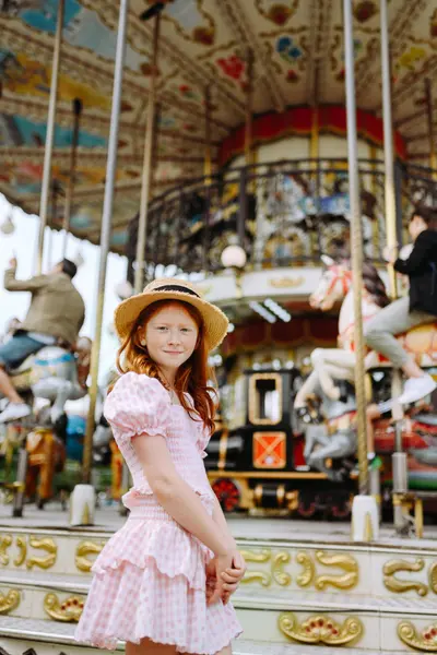 Family photoshoot in Paris by Anna D