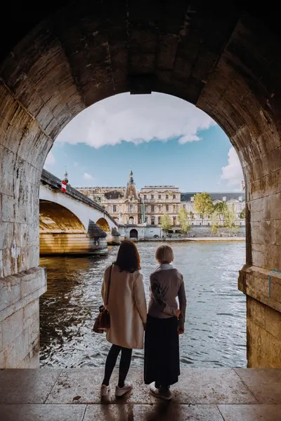 Family photoshoot in Paris by Anna D