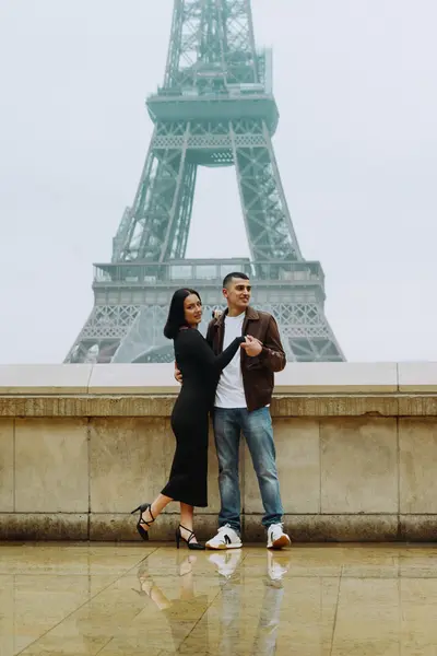 Couples photoshoot in Paris by Anna D