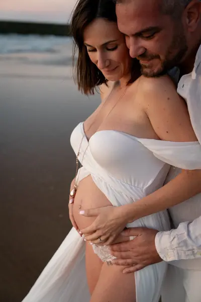 Maternity photoshoot in Biarritz by Margaux C